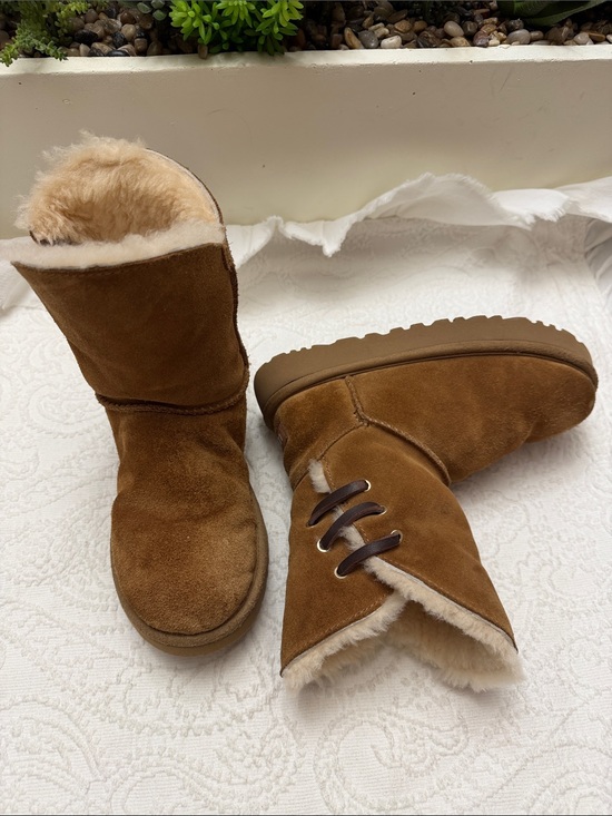 UGG Shoes - UGG Classic Short Brown Winter Boots US 5